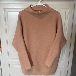 Oversized camel brown sweater size medium. Fits like a Large